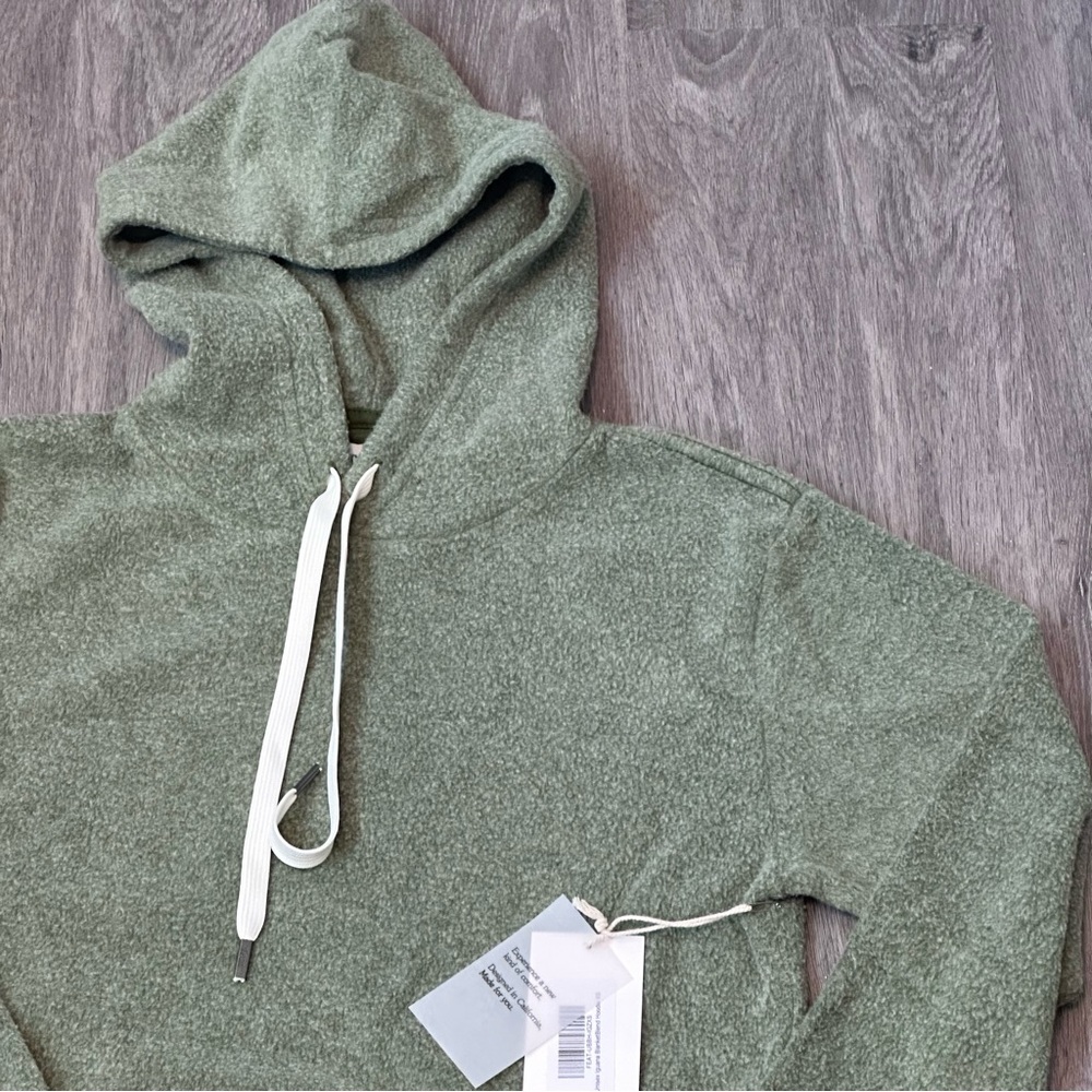 feat | Unisex ‘Iguana’ Green Blanket Blend™️ Super Soft Hoodie | Size XS- NWT!